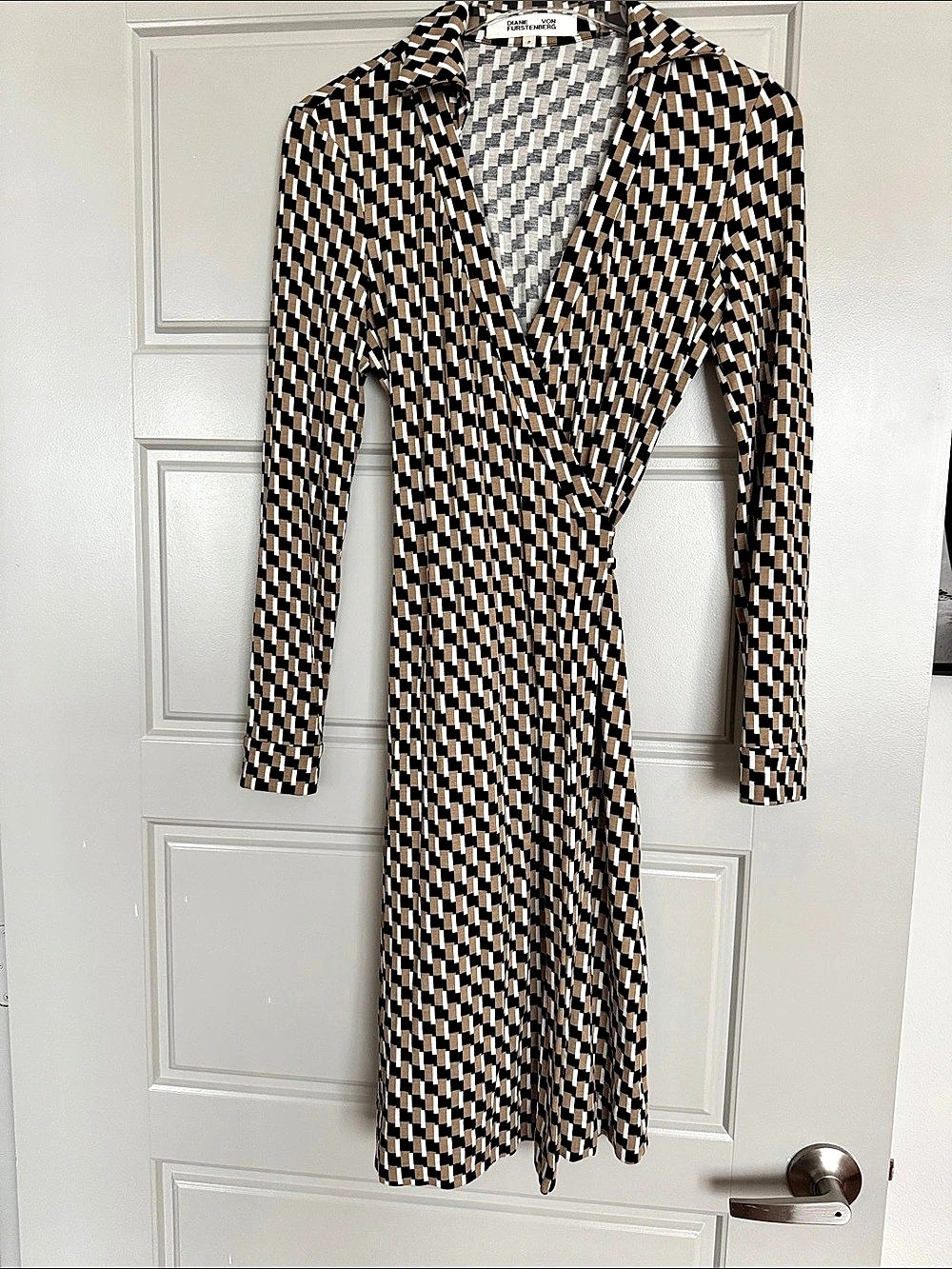Diane von Furstenberg Wrap Dress Geometric Midi in Black & White Size P